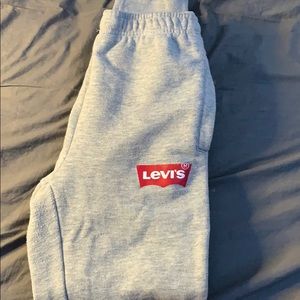levi joggers